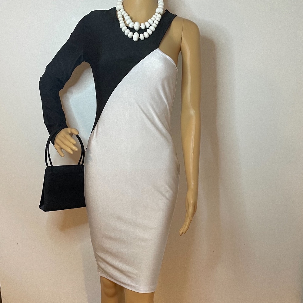 Mod sixties black white one sleeved sheath dress!